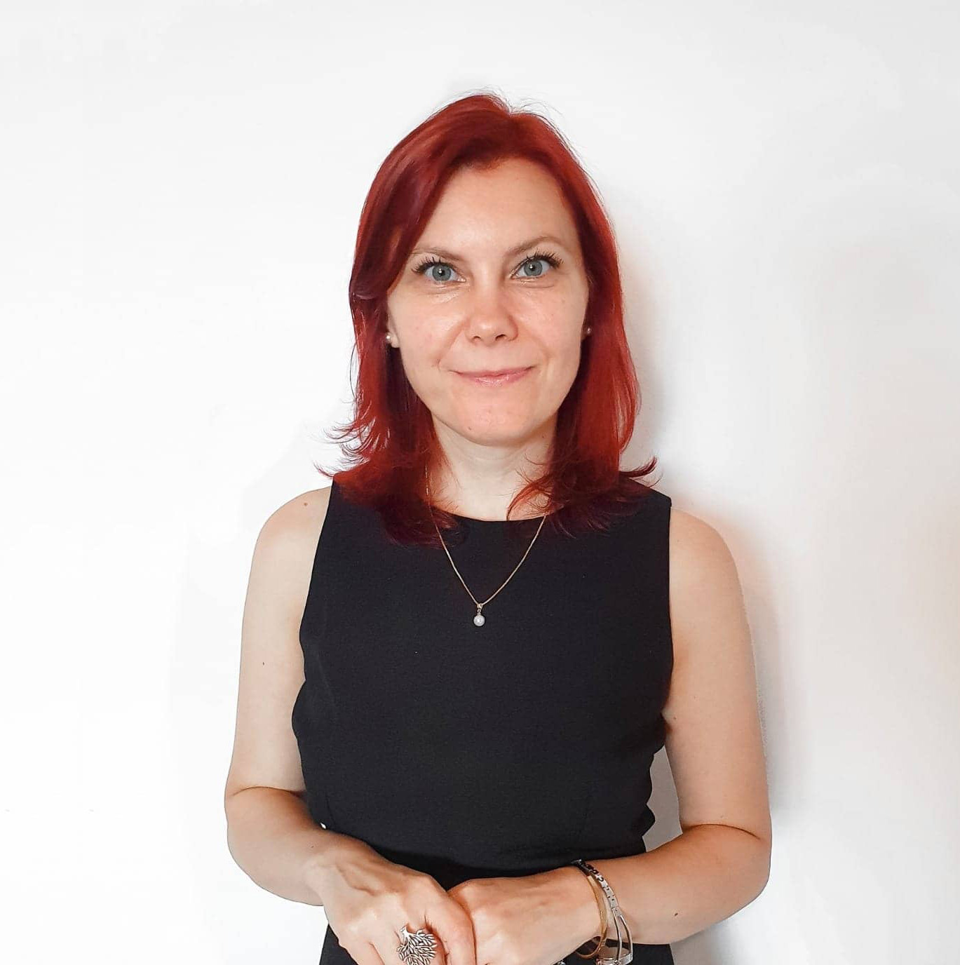 Aura Bogdan - absolventă a Școlii de Coaching și psihoterapeut